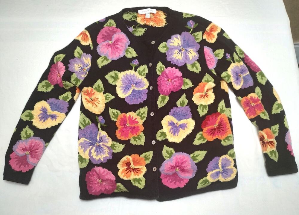 Colorful Northern Isles Floral Sweater, size PM